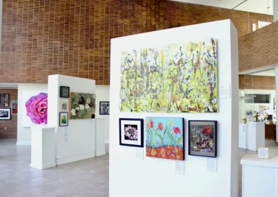 d'art center gallery display